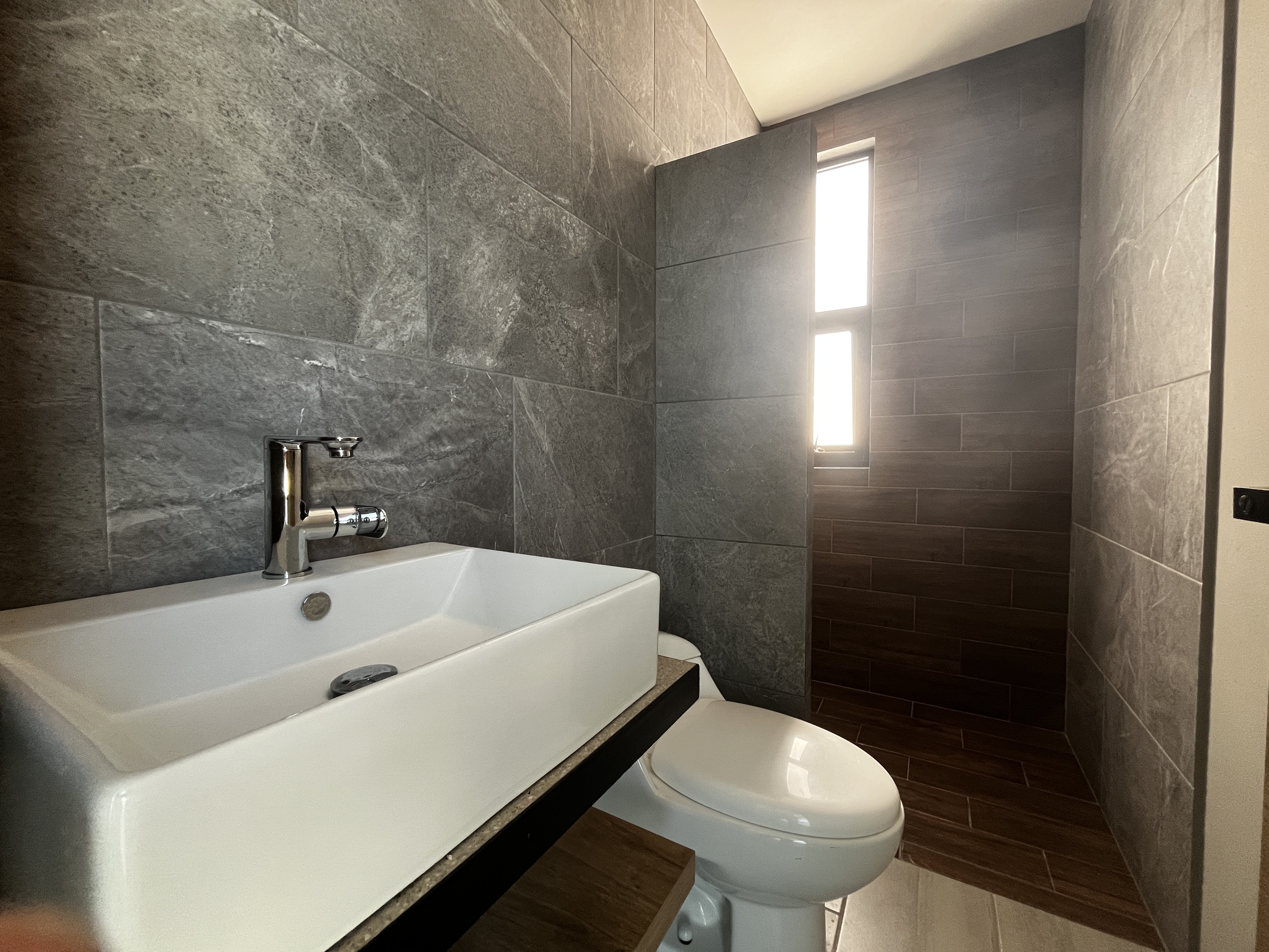 B249CE22-9CA7-4228-A8A1-438BD8F3A19F