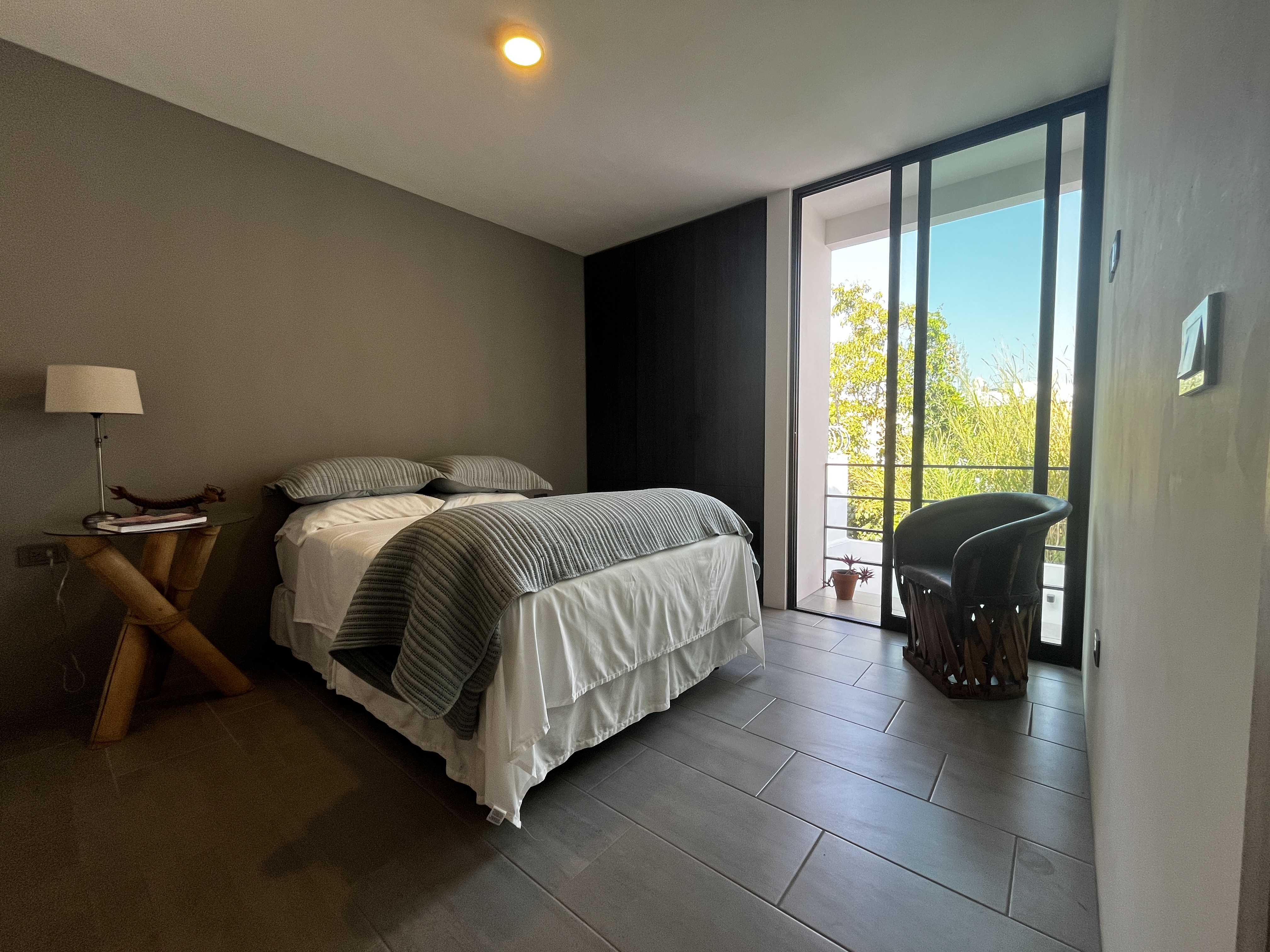 F5706BFE-11FC-4650-9E14-C16EC25179DC